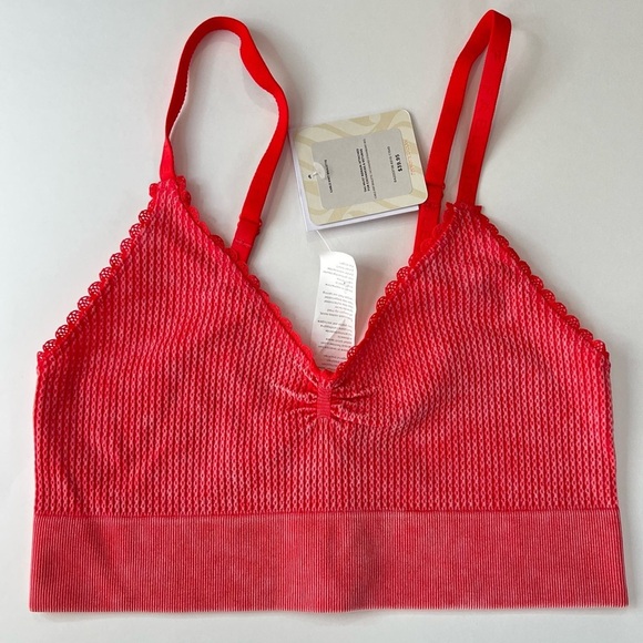 Fabletics Cable Knit Bralette and Brief Set Color Washed Strawberry Red Size Med - Picture 3 of 13